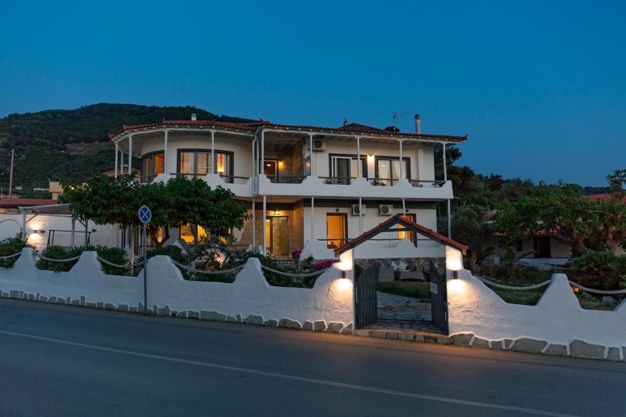 Karavos Sea View Apartments Skopelos Town Exterior photo