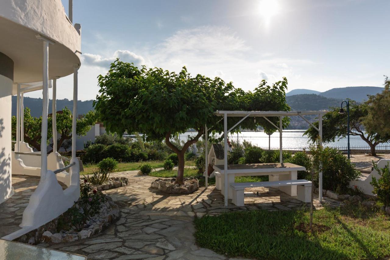 Karavos Sea View Apartments Skopelos Town Exterior photo